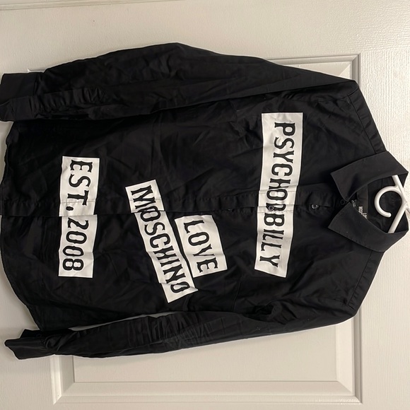 Casual/Dress button down Love Moschino shirt. - Picture 1 of 3